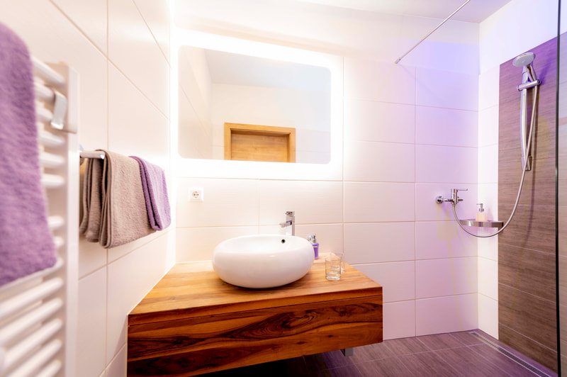 Bathroom in the Bed & Breakfast Sandhof in Knittelfeld - close to the Red Bull Ring and the mur cycle path