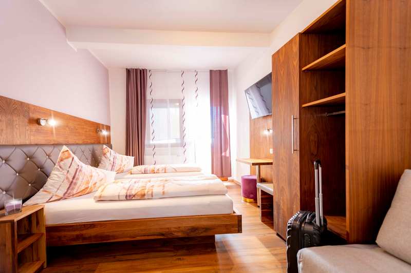 Zweibett-Twinbed Zimmer in der Frühstückspension Sandhof in Knittelfeld - Nähe Red Bull Ring und Murradweg