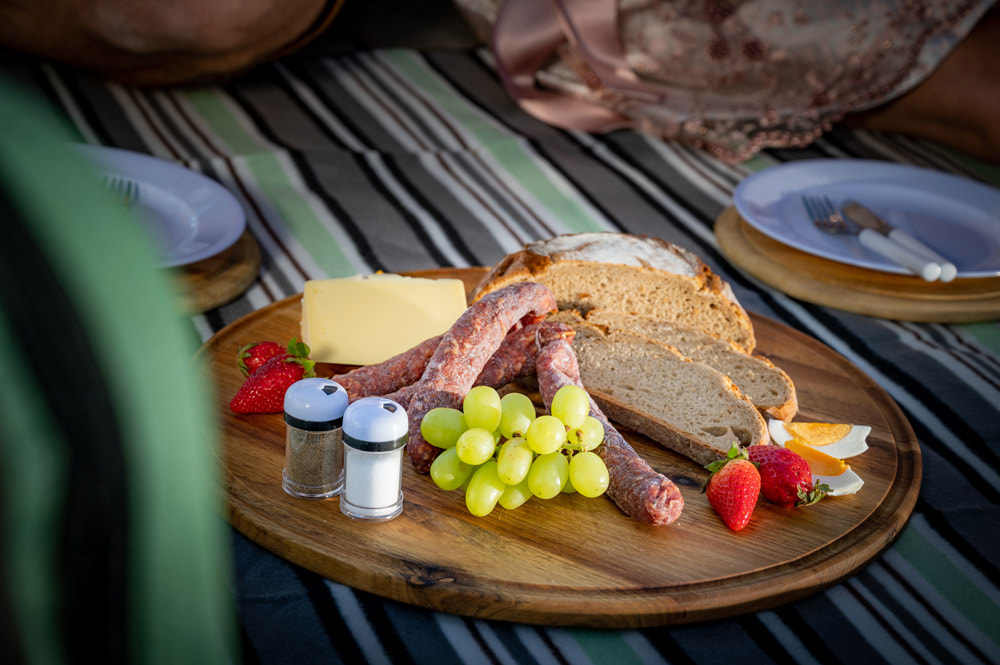 Schmankerljause am Ingeringsee - Kurzurlaub im Murtal mit Picknick am Gebirgssee - Pauschal Angebot mit Übernachtung bei der Frühstückspension Sandhof